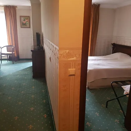 Amsterdam 3*