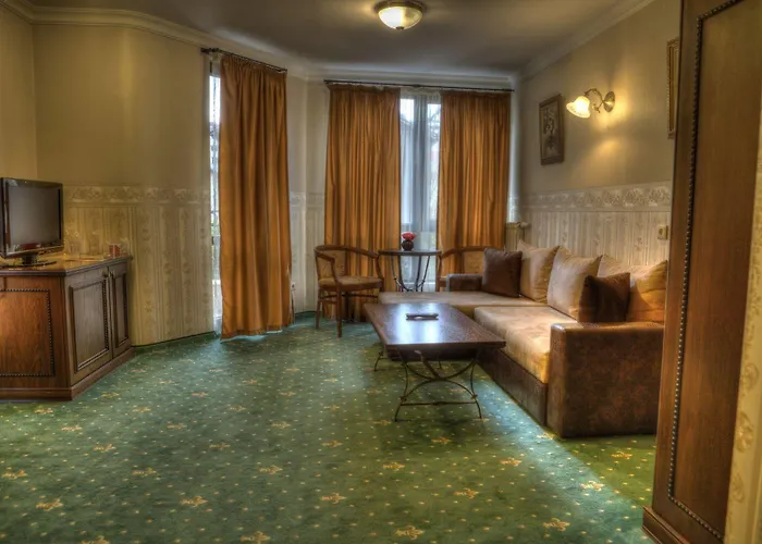 Отель Amsterdam 3*